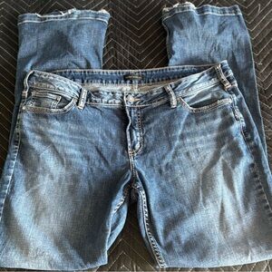 Silver Jeans 36x35 Women’s. Trouser style bootcut. Medium wash soft stretch.